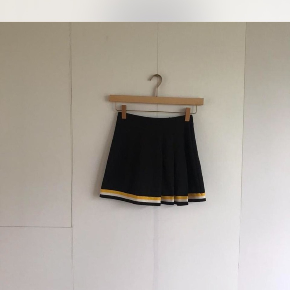 Vintage pleated Dehen Cheer Black and Yellow Mini Skirt
